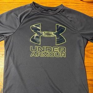 Dry fit boys size Large Under Armour shirt